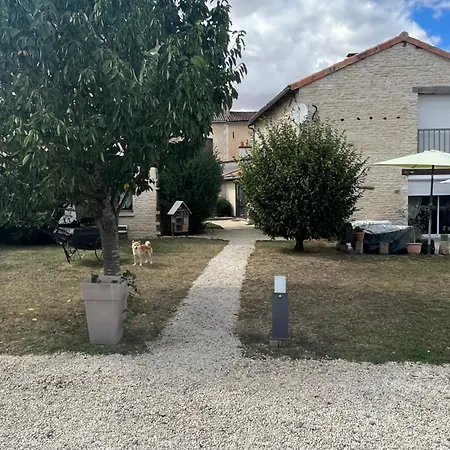 Charmante Maisonnette Proche Futuroscope Appartement *